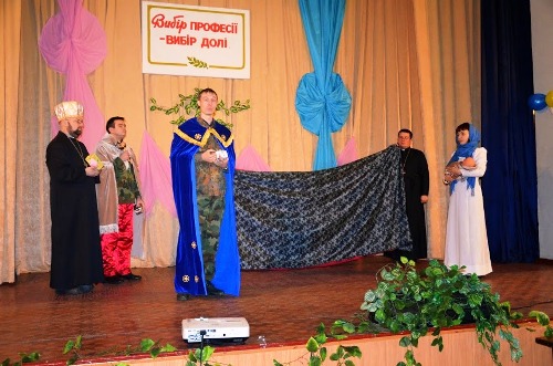 УГКЦ передала чергову допомогу в зону АТО, та організувала театральну виставу на тему Різдва.(ФОТО)